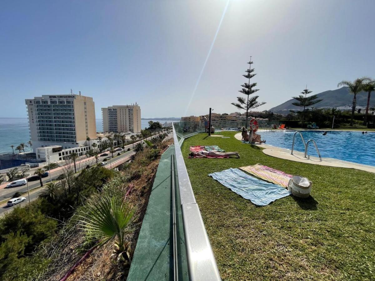 Beach And Pool Holidays At The Grand Coloso Benalmádena Esterno foto
