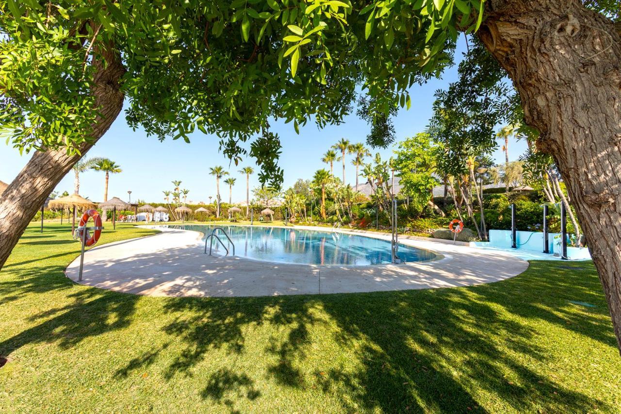 Beach And Pool Holidays At The Grand Coloso Benalmádena Esterno foto